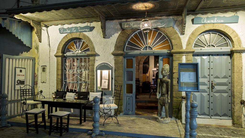 La Maison Du Cinema Есувейра Екстериор снимка