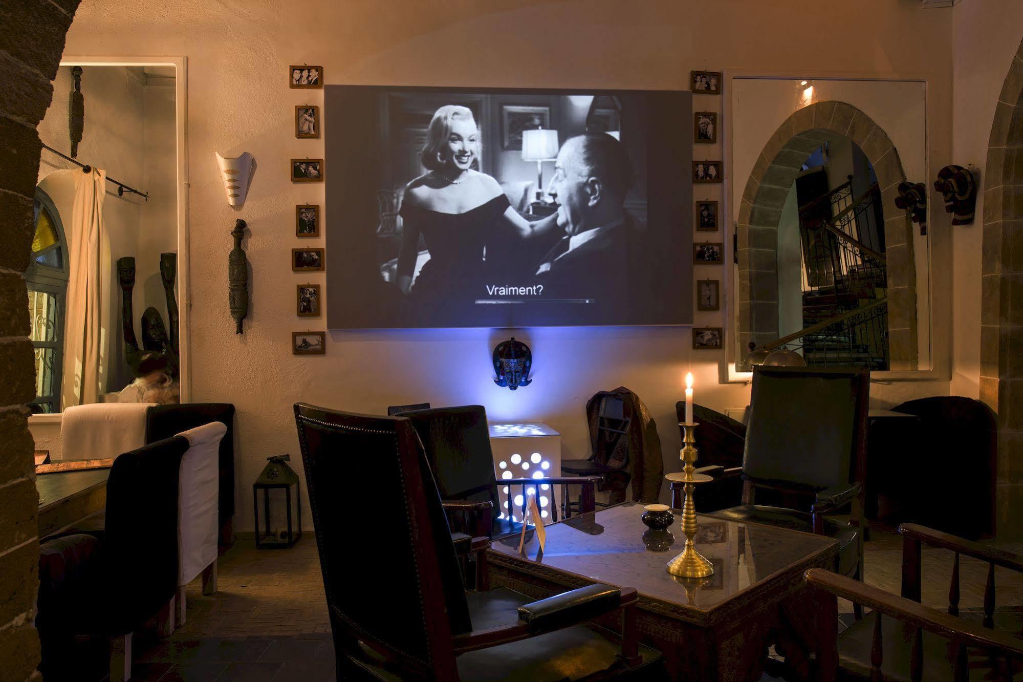 La Maison Du Cinema Есувейра Екстериор снимка
