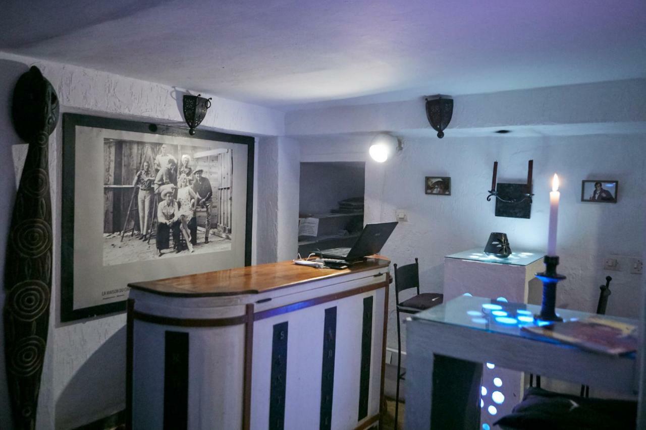 La Maison Du Cinema Есувейра Екстериор снимка